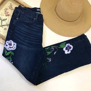 DG2 by Diane Gilman Floral Appliqué Jeans